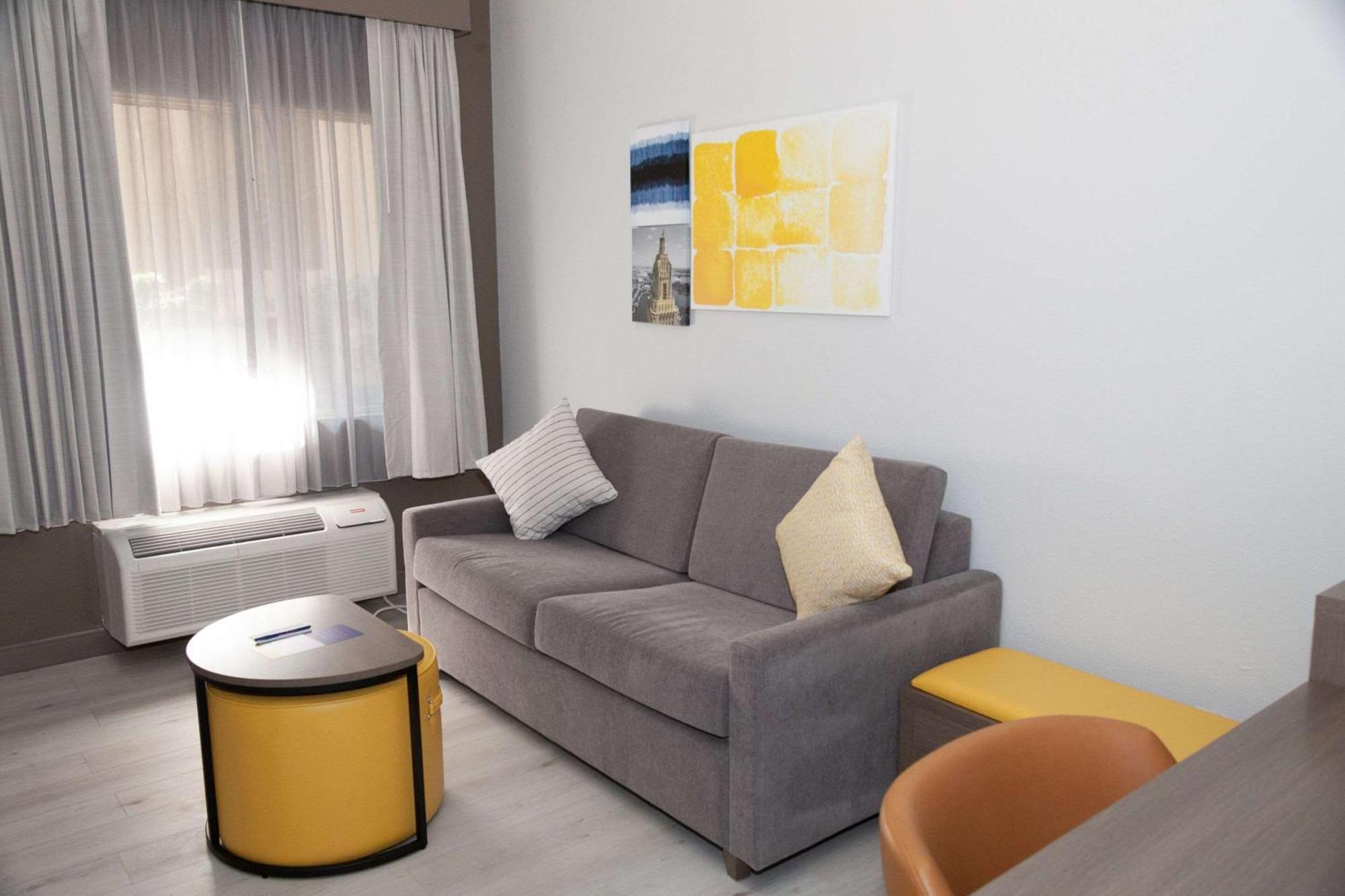 Comfort Suites Baton Rouge South I-10 Экстерьер фото