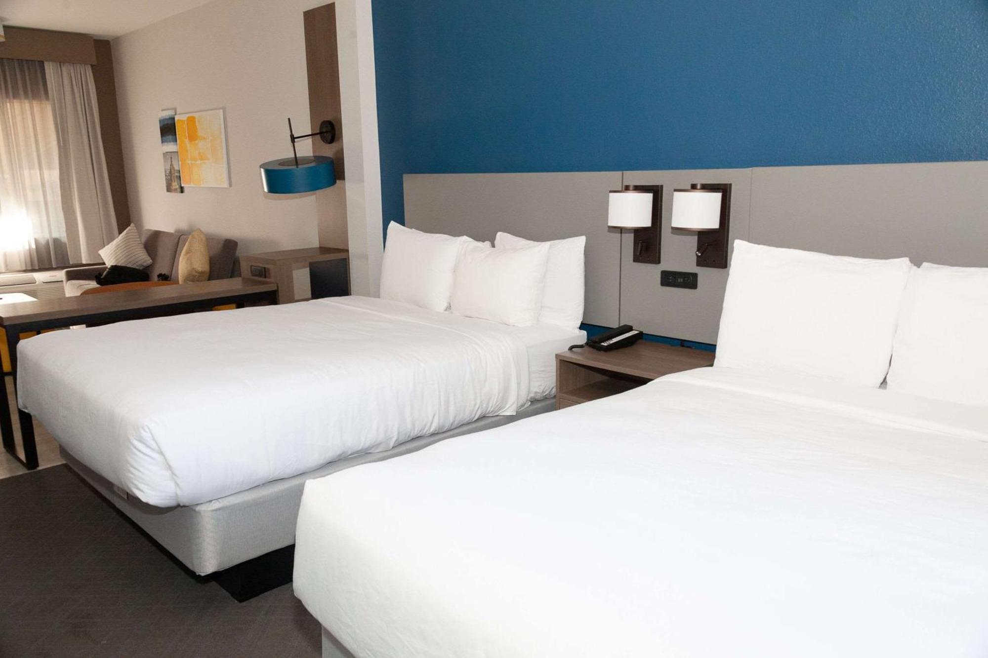 Comfort Suites Baton Rouge South I-10 Экстерьер фото